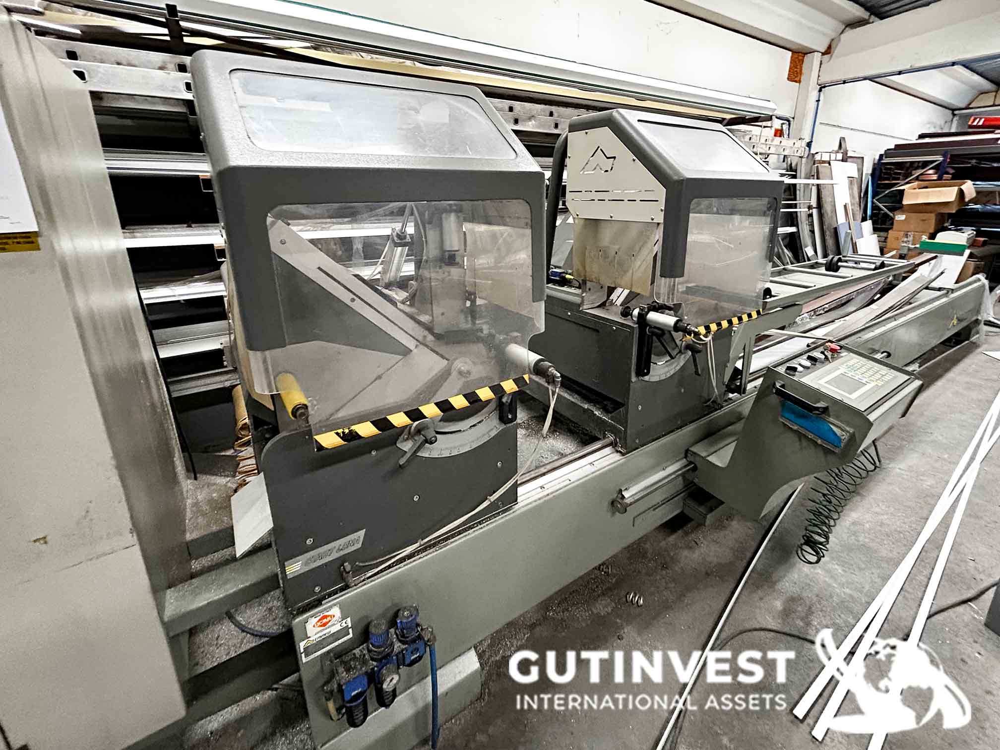 Double head cross-cut sawing machine