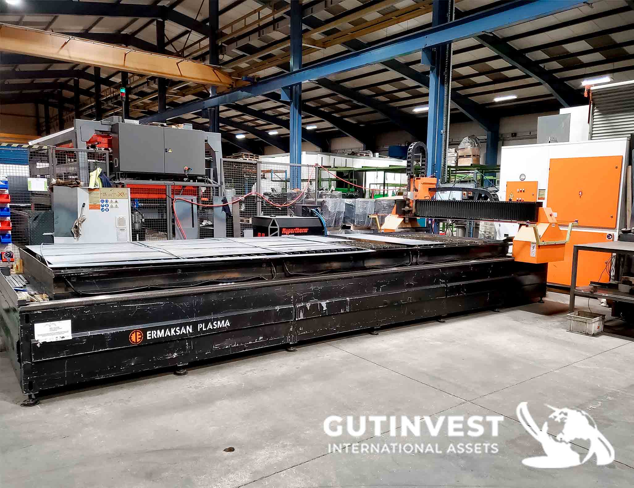 Plasma cutting machine