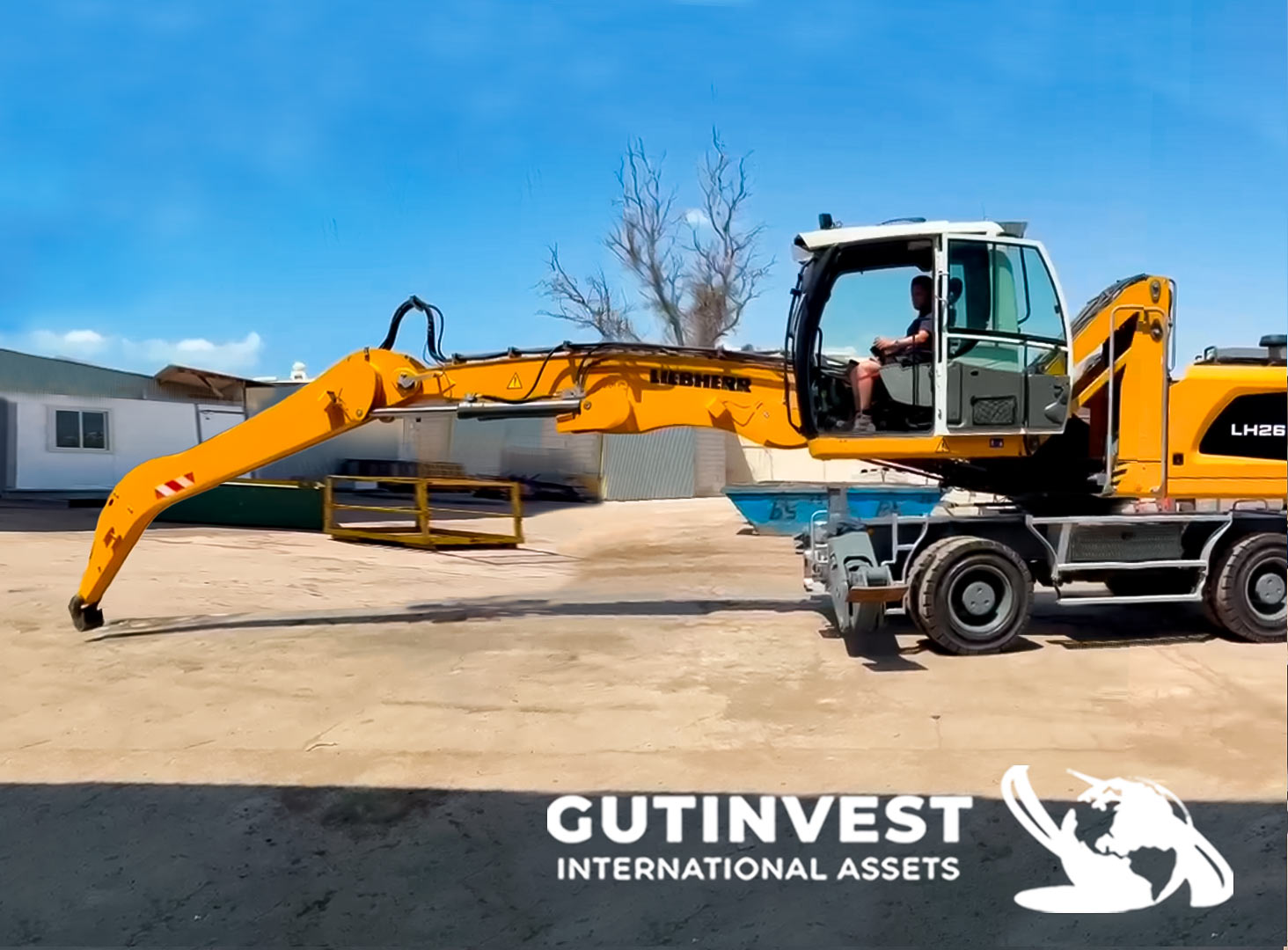 Recycling material handling machine with grab