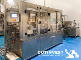 Maquina llenadora y taponadora automática para gazpacho y salsas