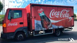 Camión y furgones de transporte de bebidas